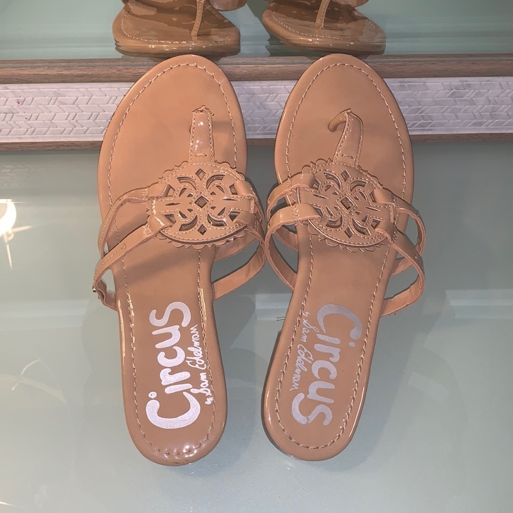 Circus by Sam Edelman Canyon medallion Sandals - Picture 2 of 4